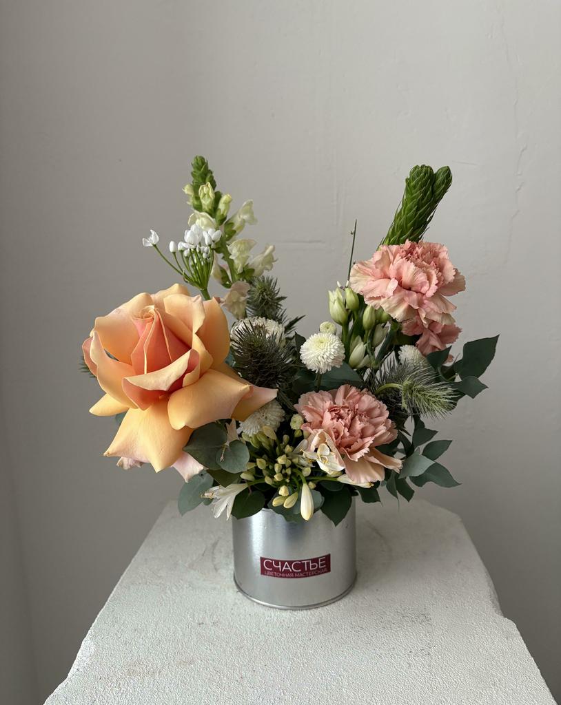 Металлическая банка с нежным составом