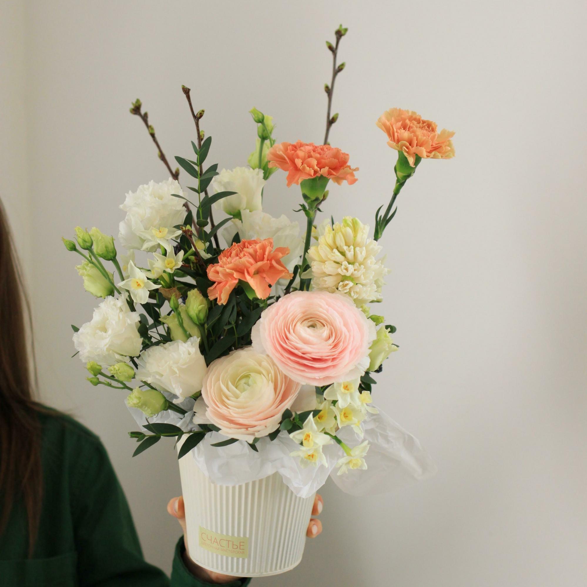 Нежная баночка с лютиками