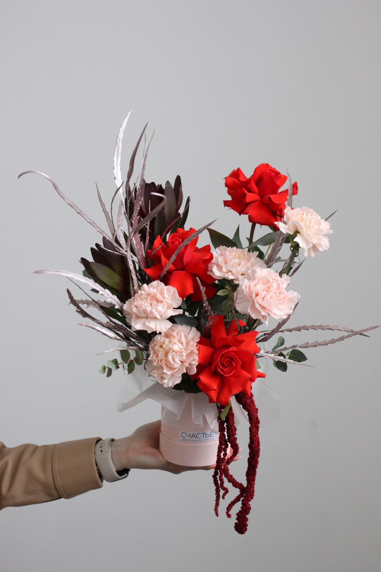 Яркая коробочка с розой Нина