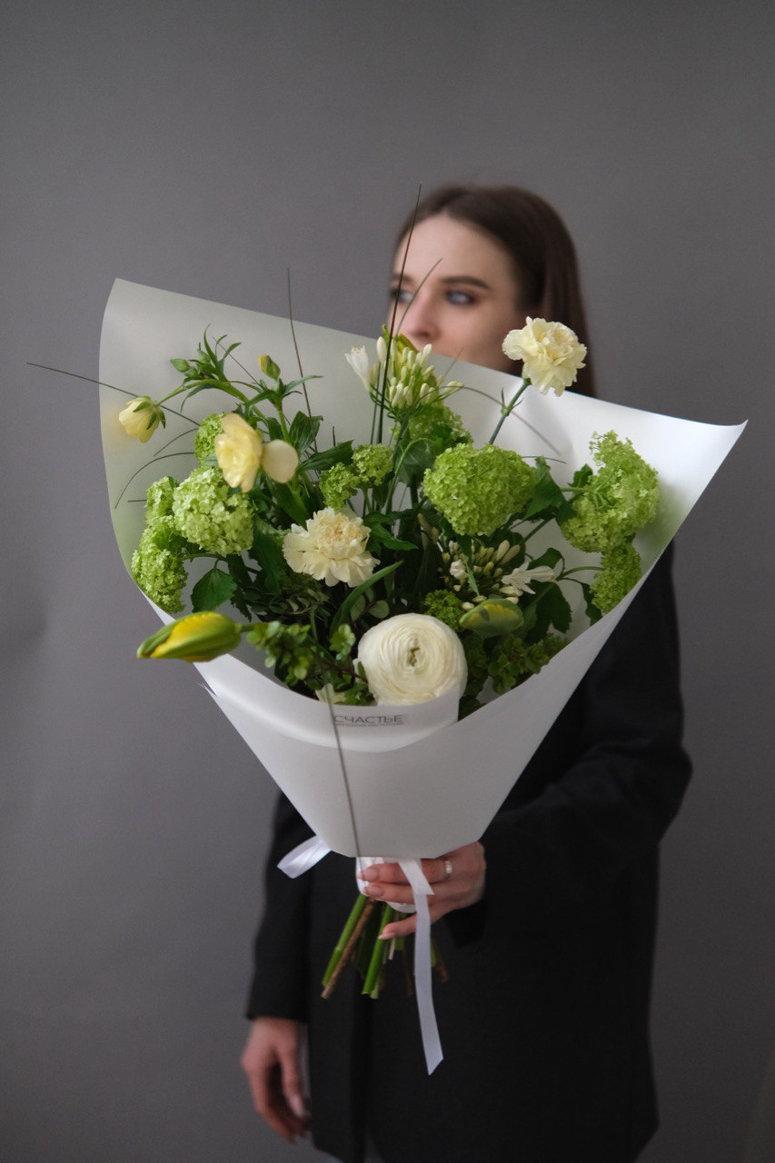 Букет из сезонных цветов