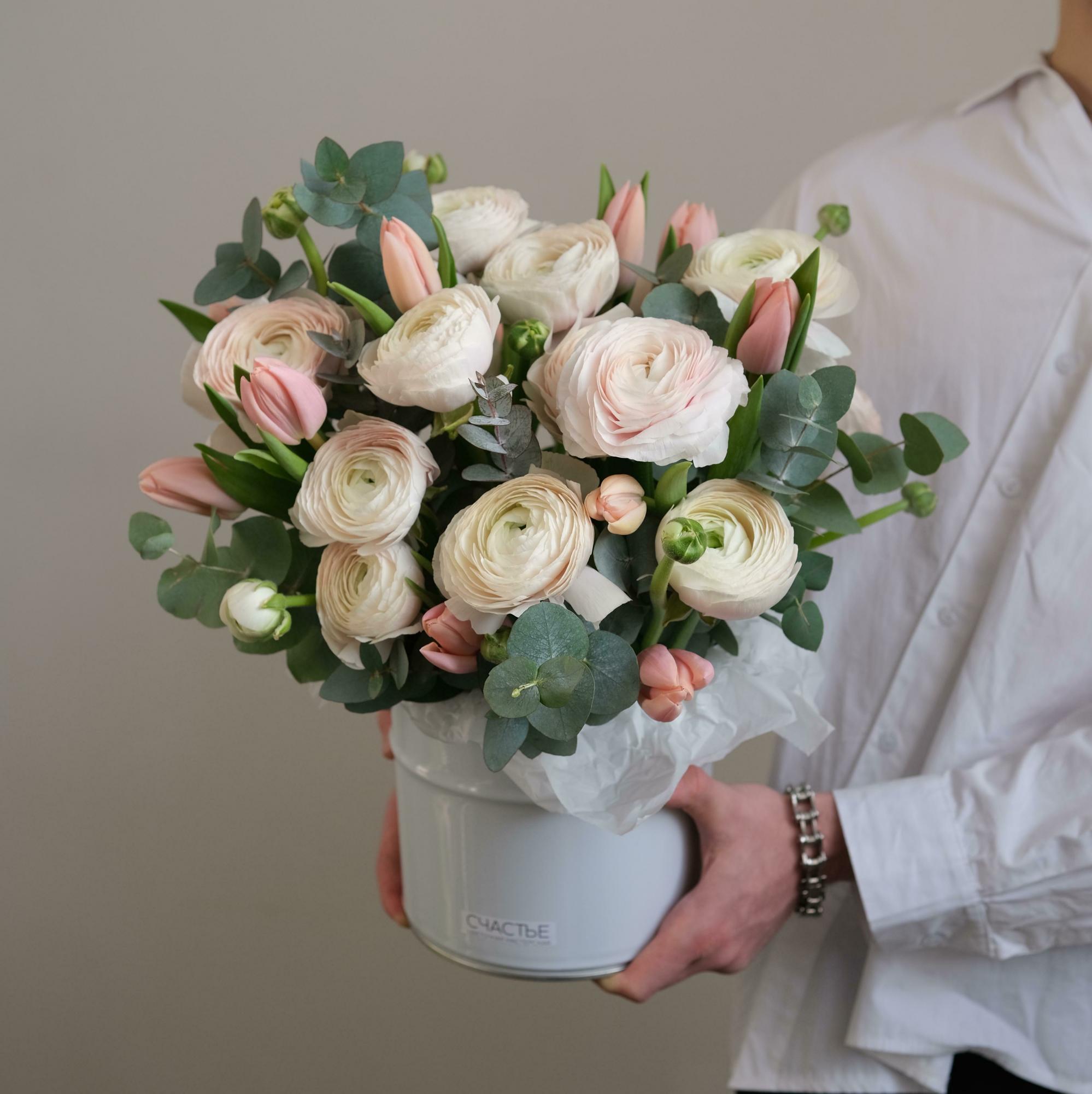 Композиция Лютики и тюльпаны