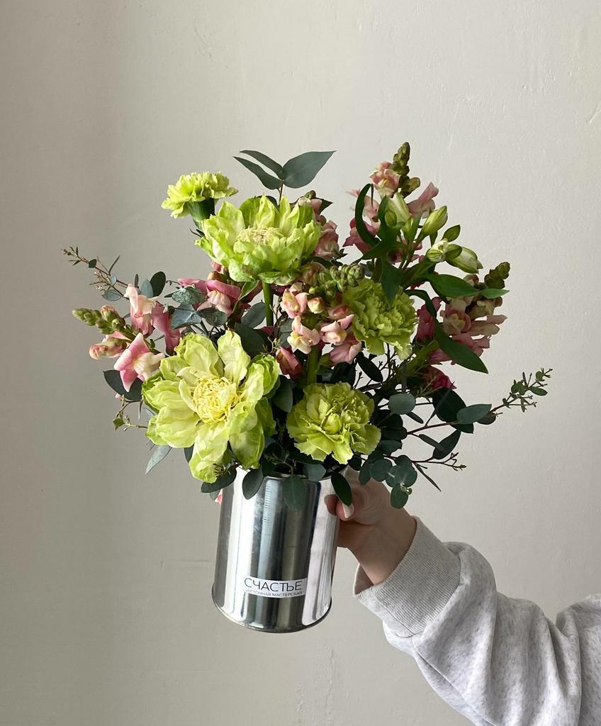 зелено-розовая банка