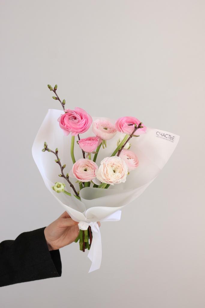 Моно ранункулусов и вишни