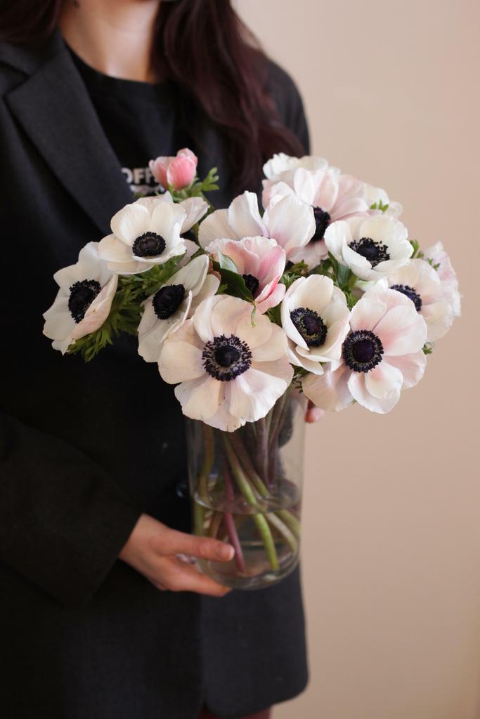 Моно букет анемонов