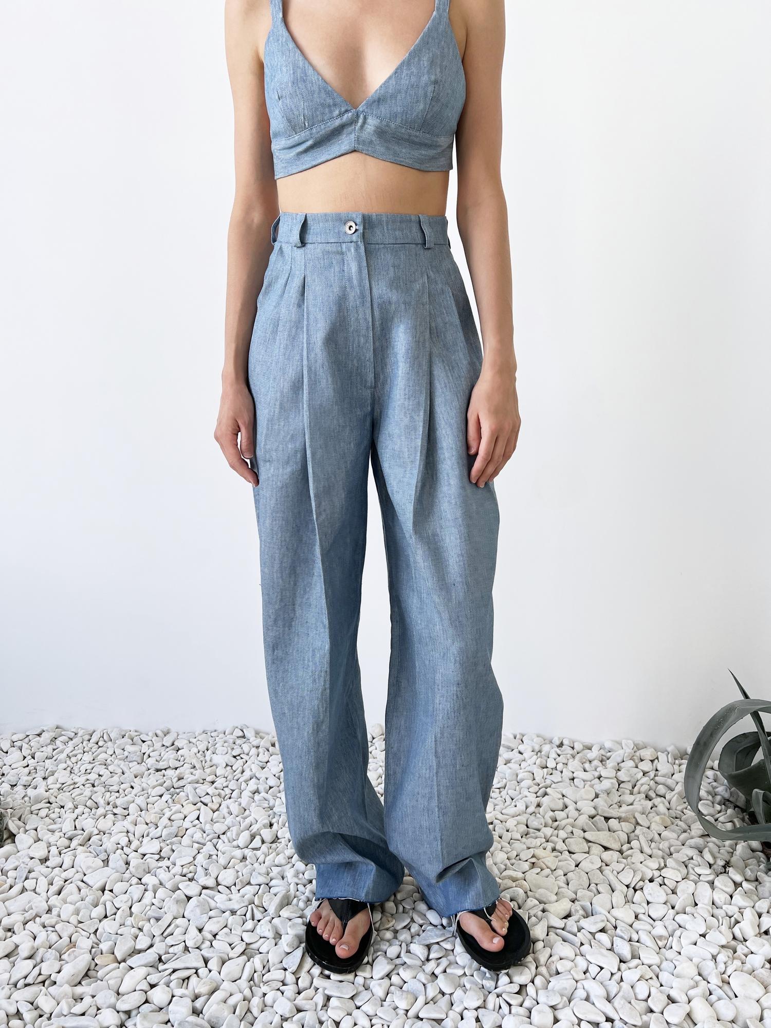 Брюки джинсовые со складками