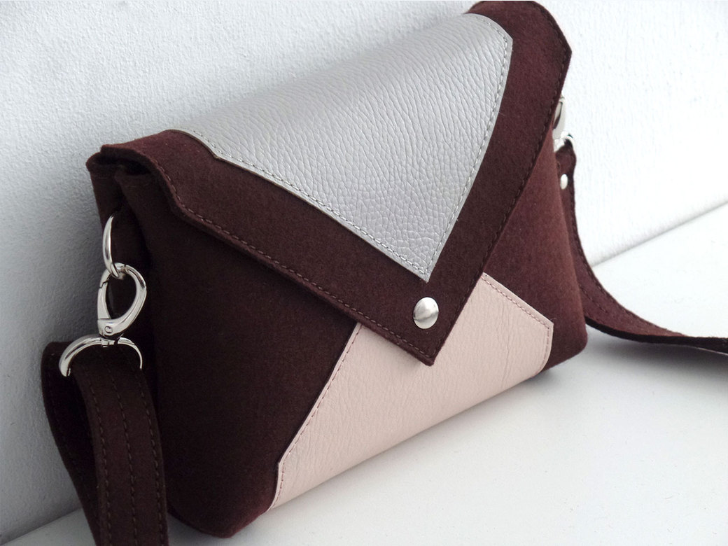 Сумка кроссбоди шоколадная