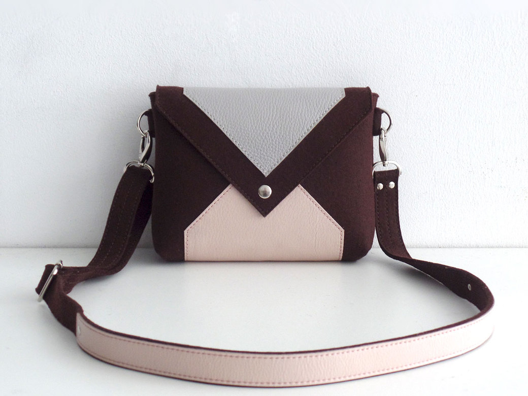 Сумка кроссбоди шоколадная