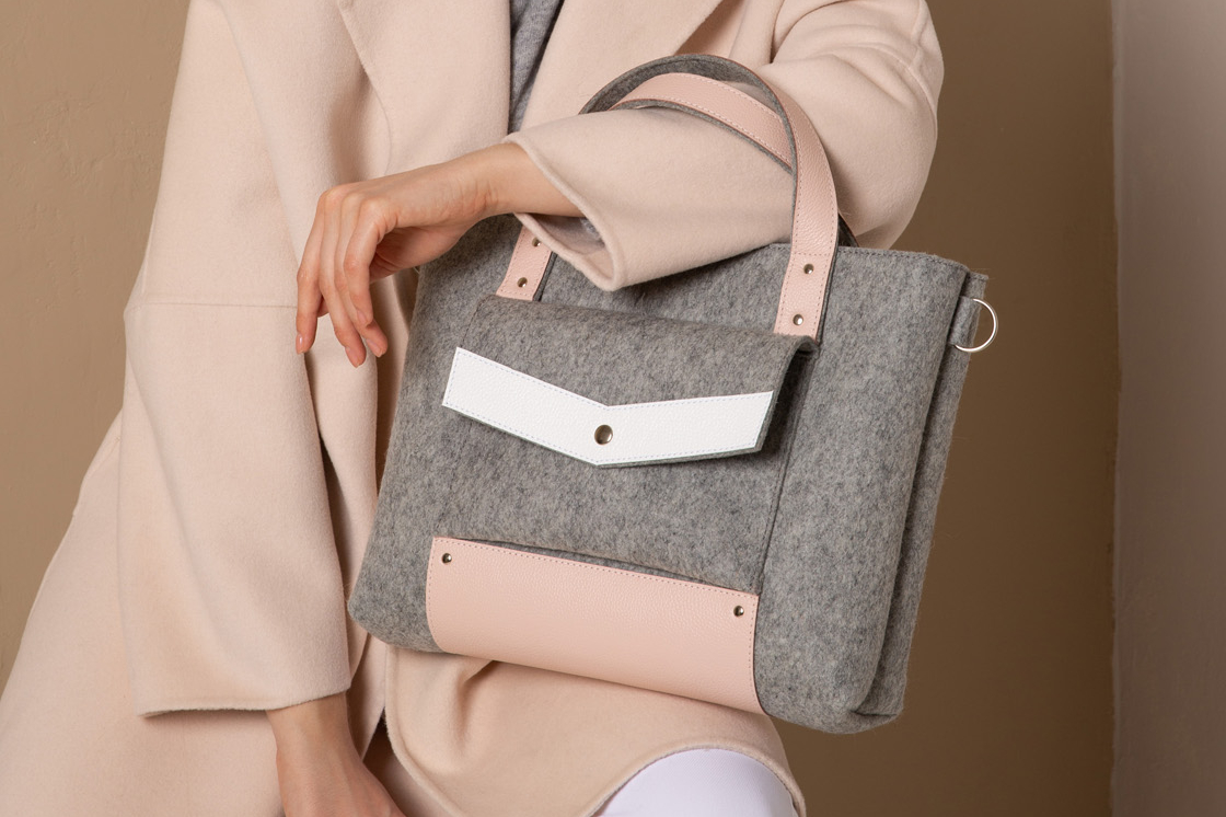 Портфель светло-серый с белой и пудровой кожей