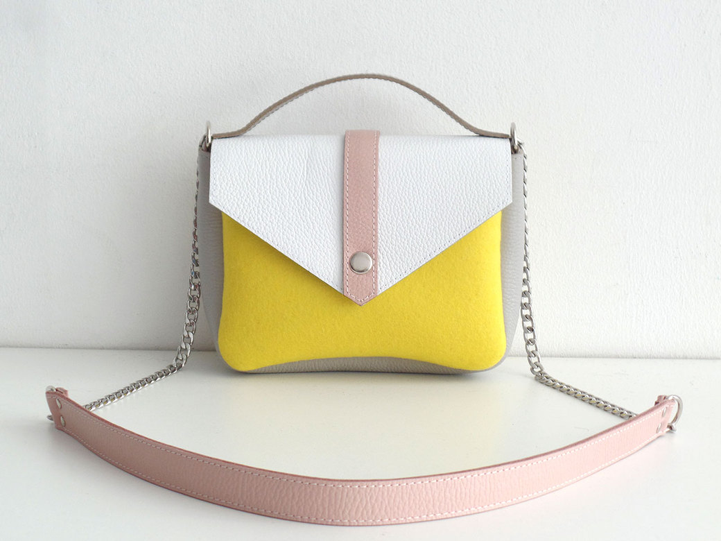 Сумка с белым кожаным клапаном желтая