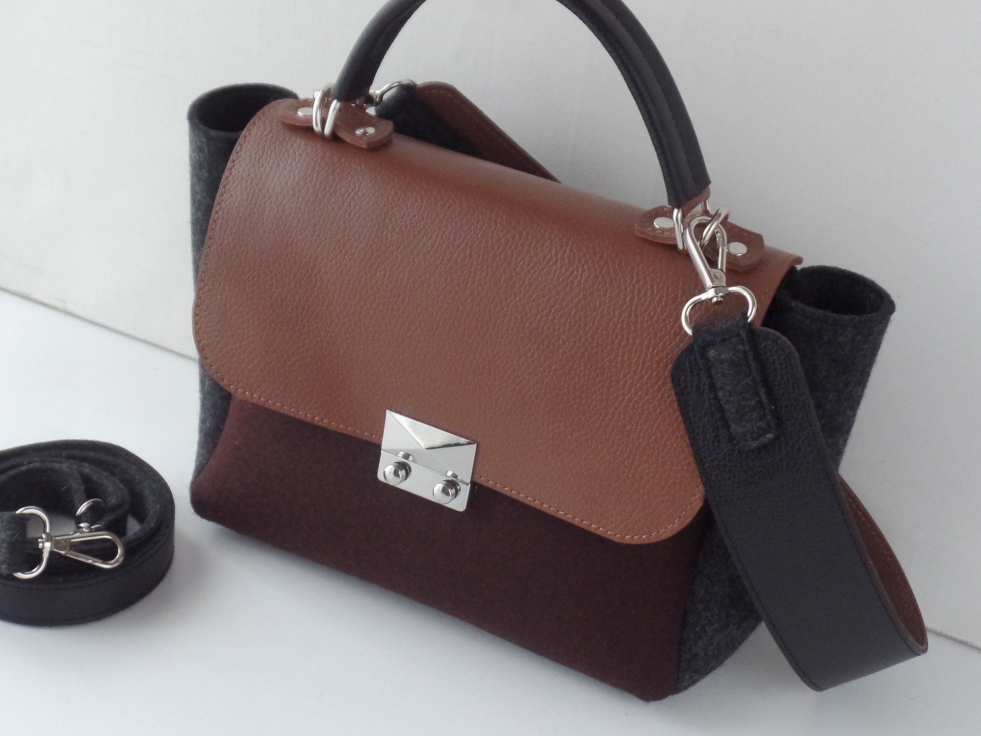 Сумка-трапеция шоколадная