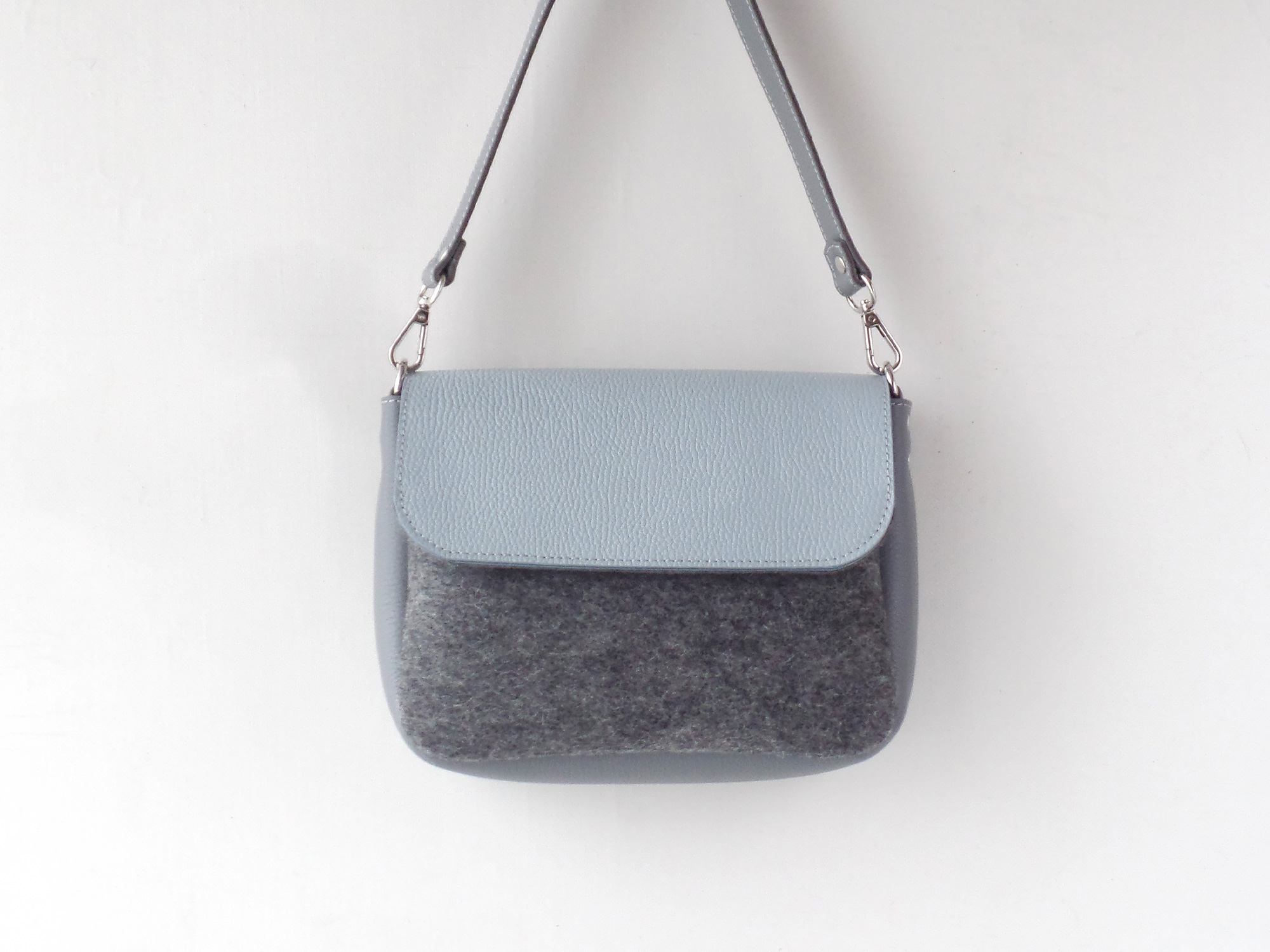 Сумка на плечо графит