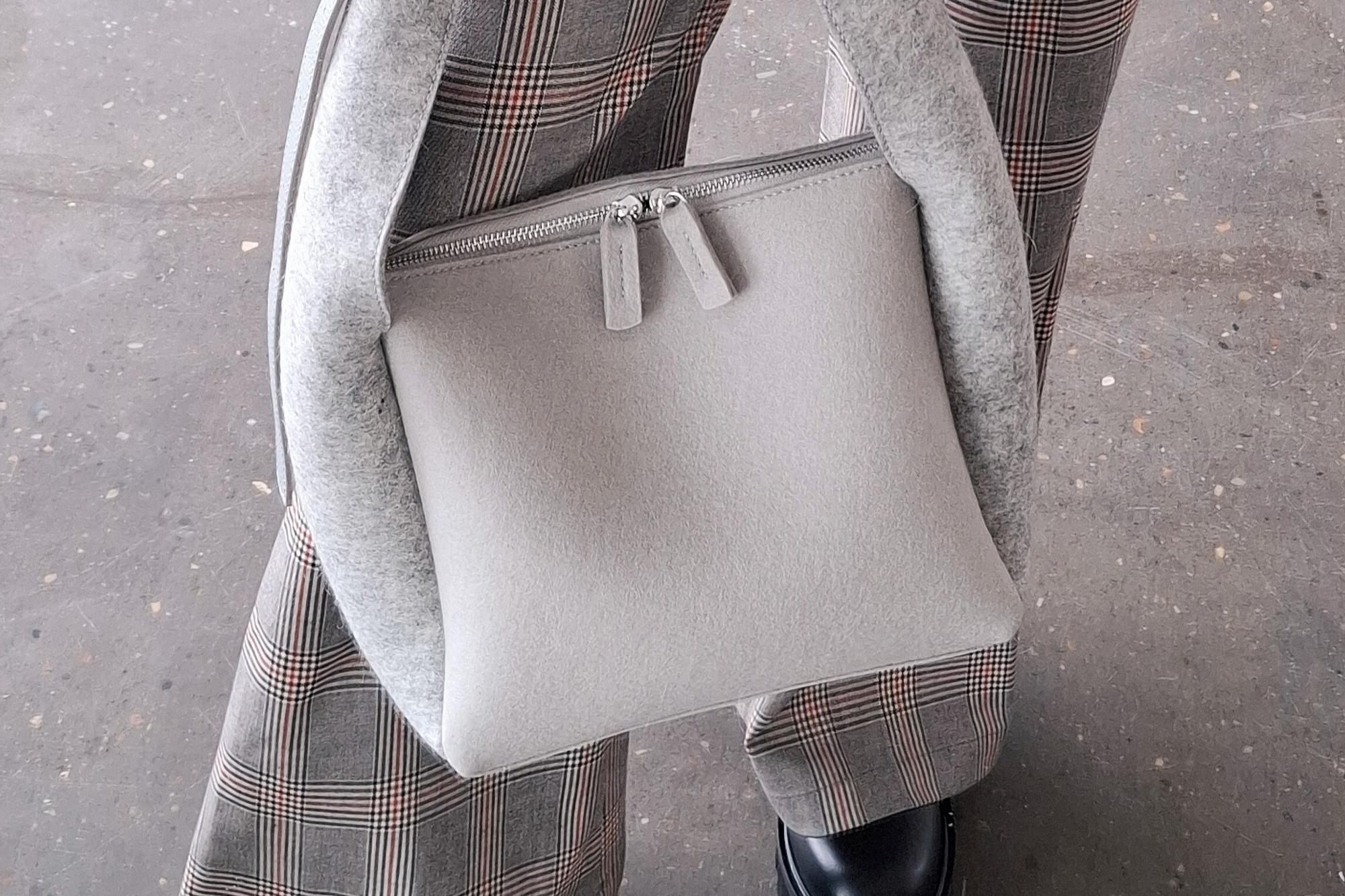 Сумка хобо пепельная