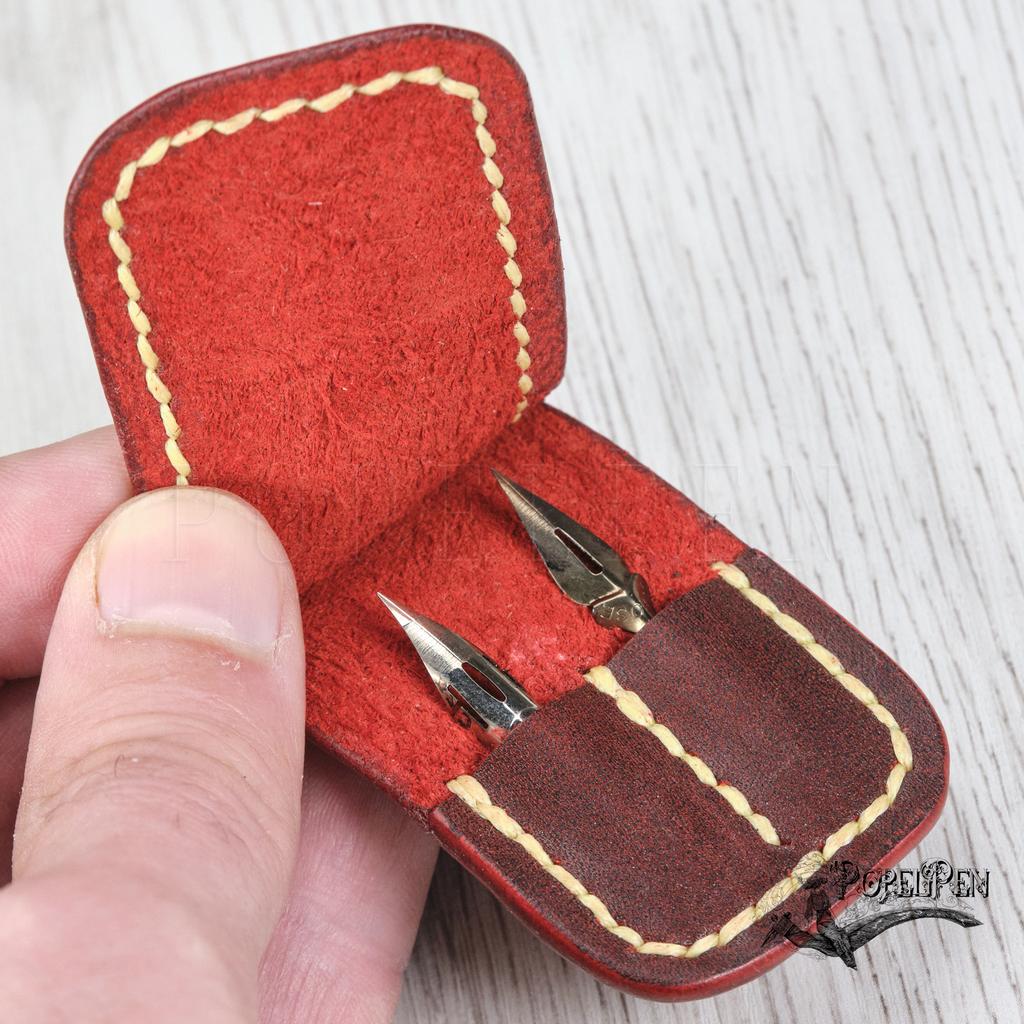 Ламанш. Чехол для хранения перьев.