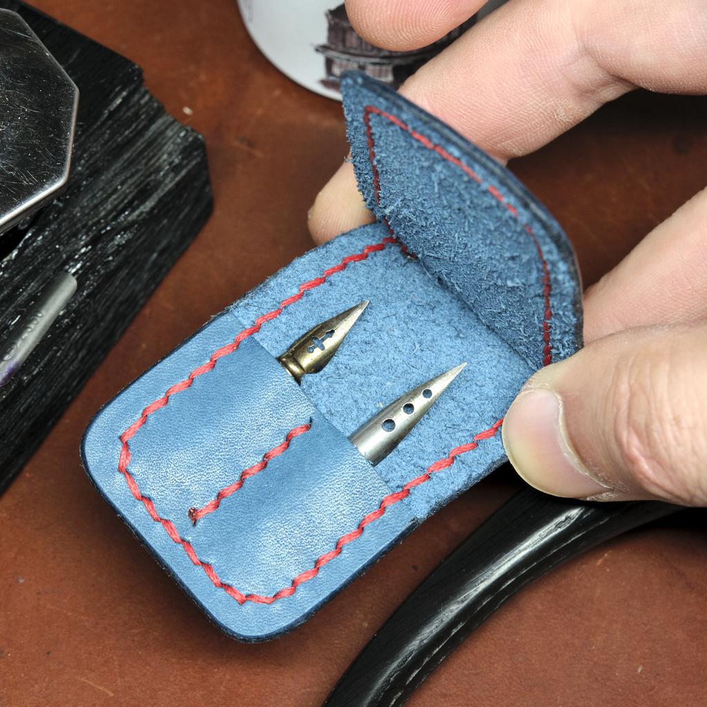 Консул. Чехол для хранения перьев.