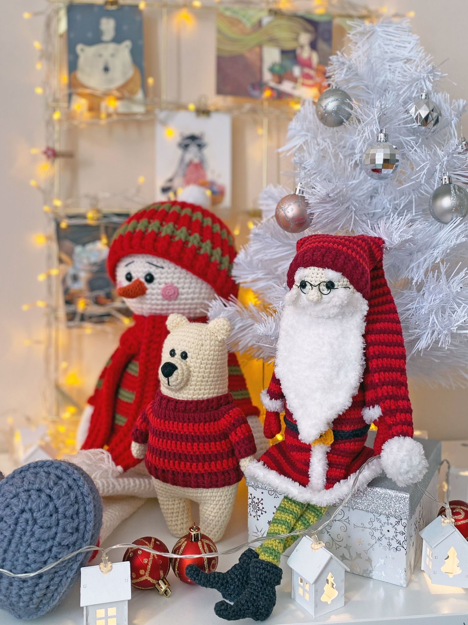 Санта, снеговик, мишка