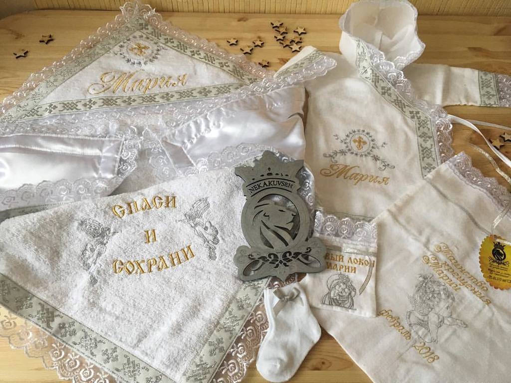 Крестильная рубашка именная "Серебрянный венок"