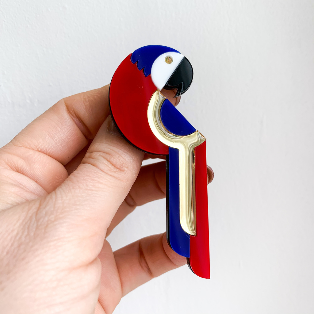 Брошь Попугай