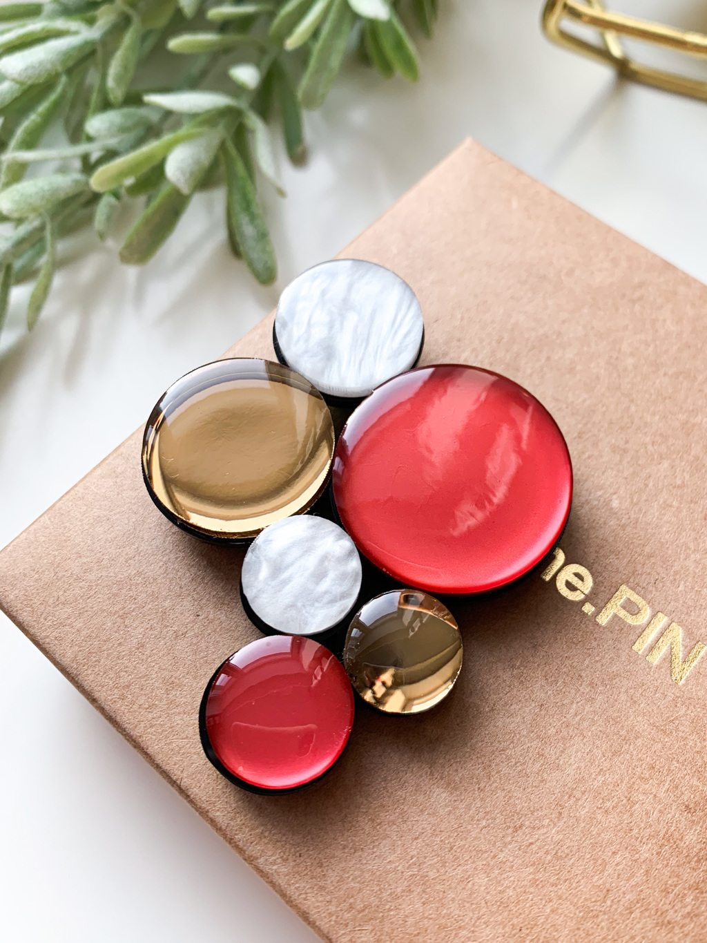 Брошь Гроздь