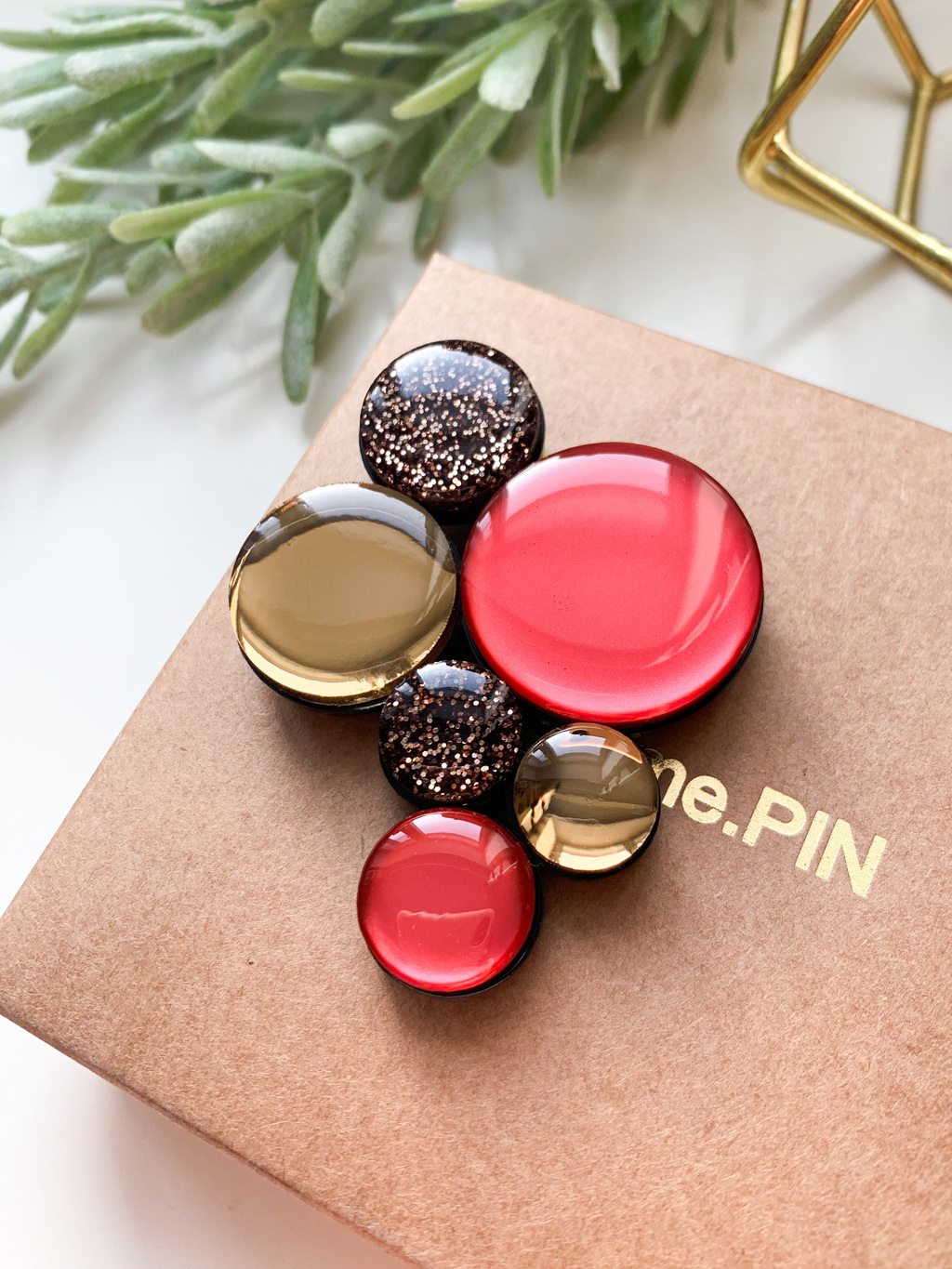 Брошь Гроздь