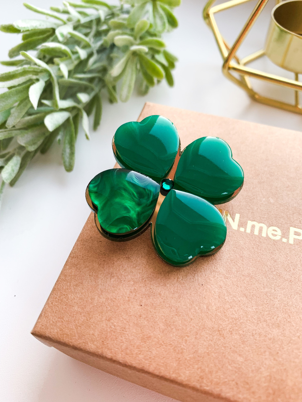 Брошь Клевер