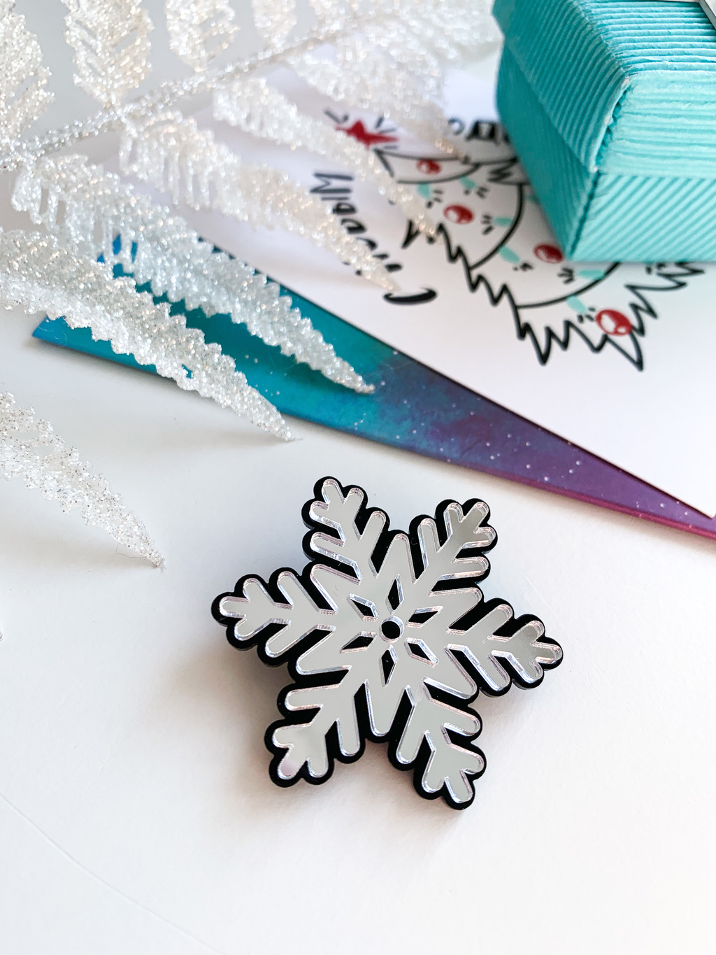 Брошь Снежинка