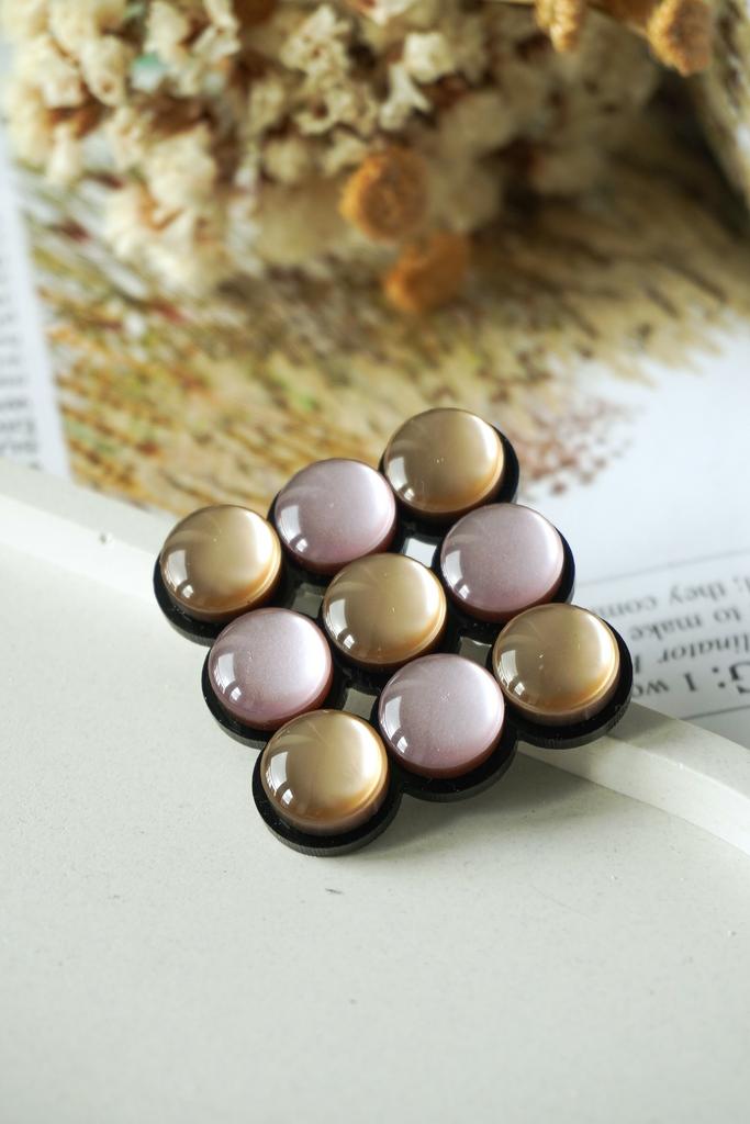 Брошь Пятнашки