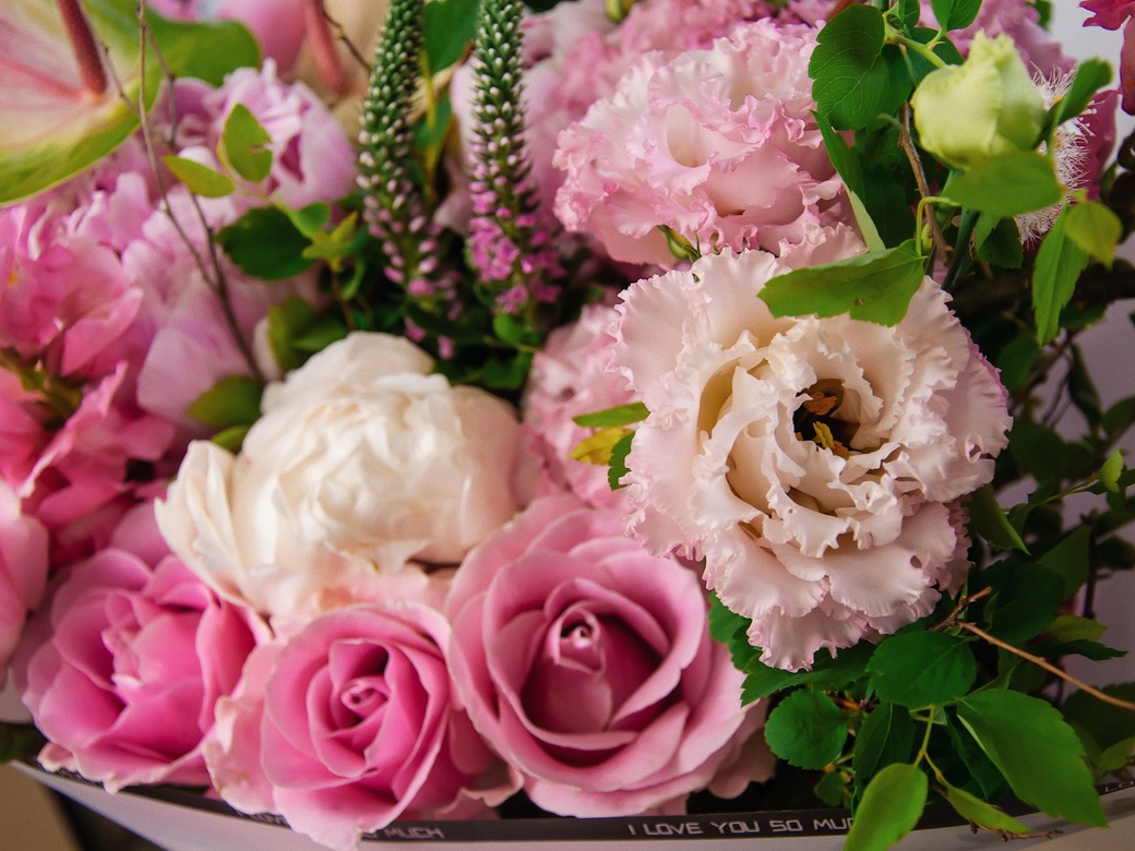 Авторский букет с антуриумом, эустомой и вероникой 0108