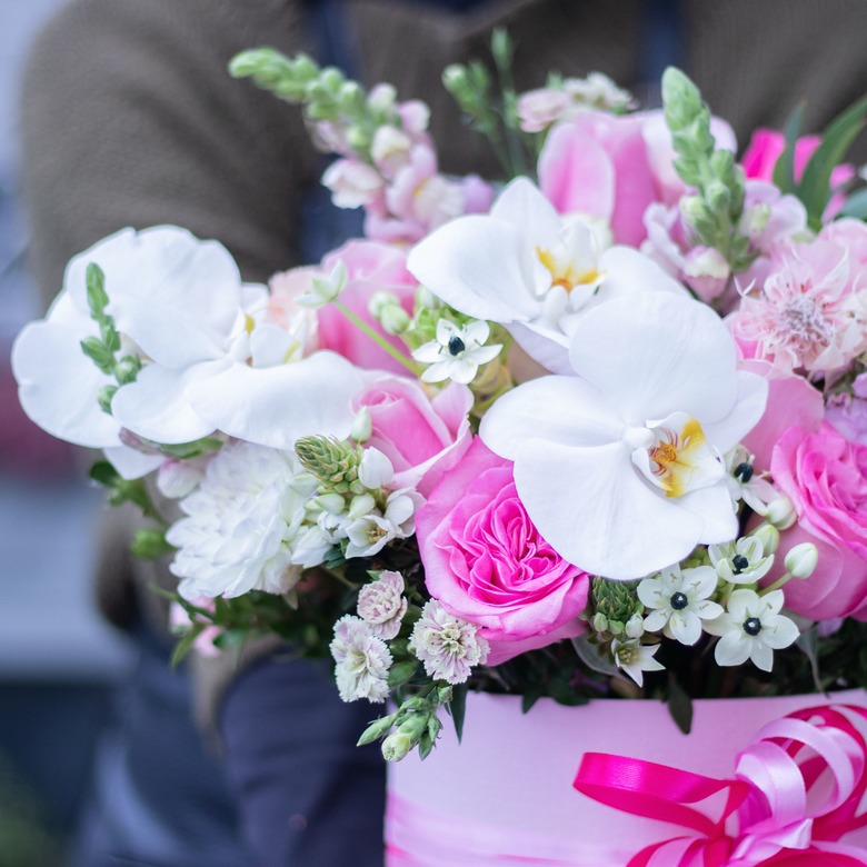 Коробка с орхидеей, антуриумом и розой 0178