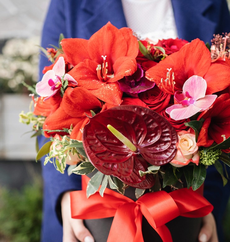 Коробка с антуриумом, амарилисом и розой 0285