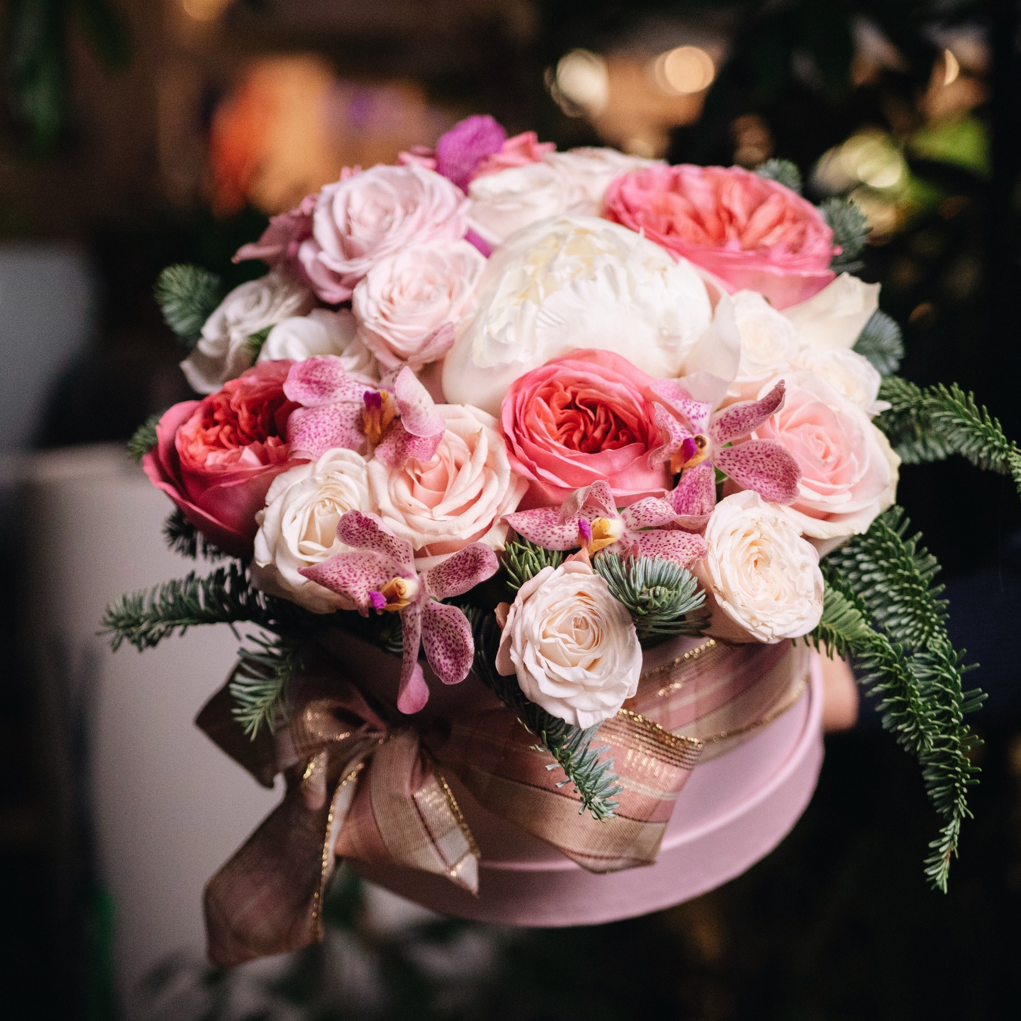 Коробка с пионом и розой 0339