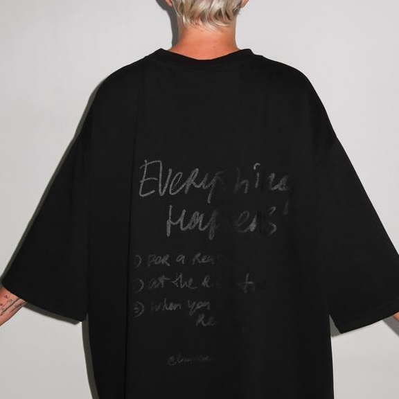 LAST CHANCE // футба оверсайз EVERYTHING HAPPENS // черный принт на черном