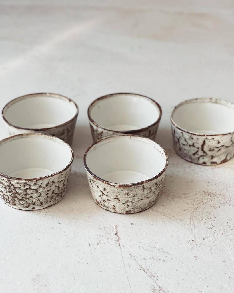 Ceramic irregular round breakfast bowl 12 cm "Tetriflat"