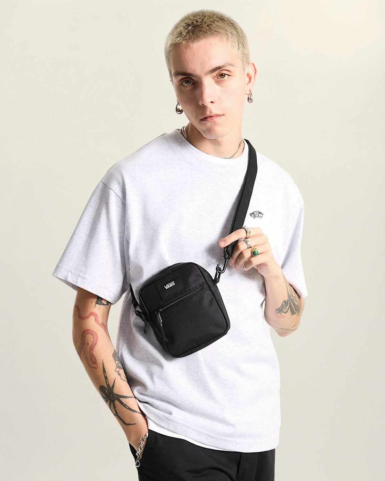СУМКА BAIL SHOULDER BAG BLACK