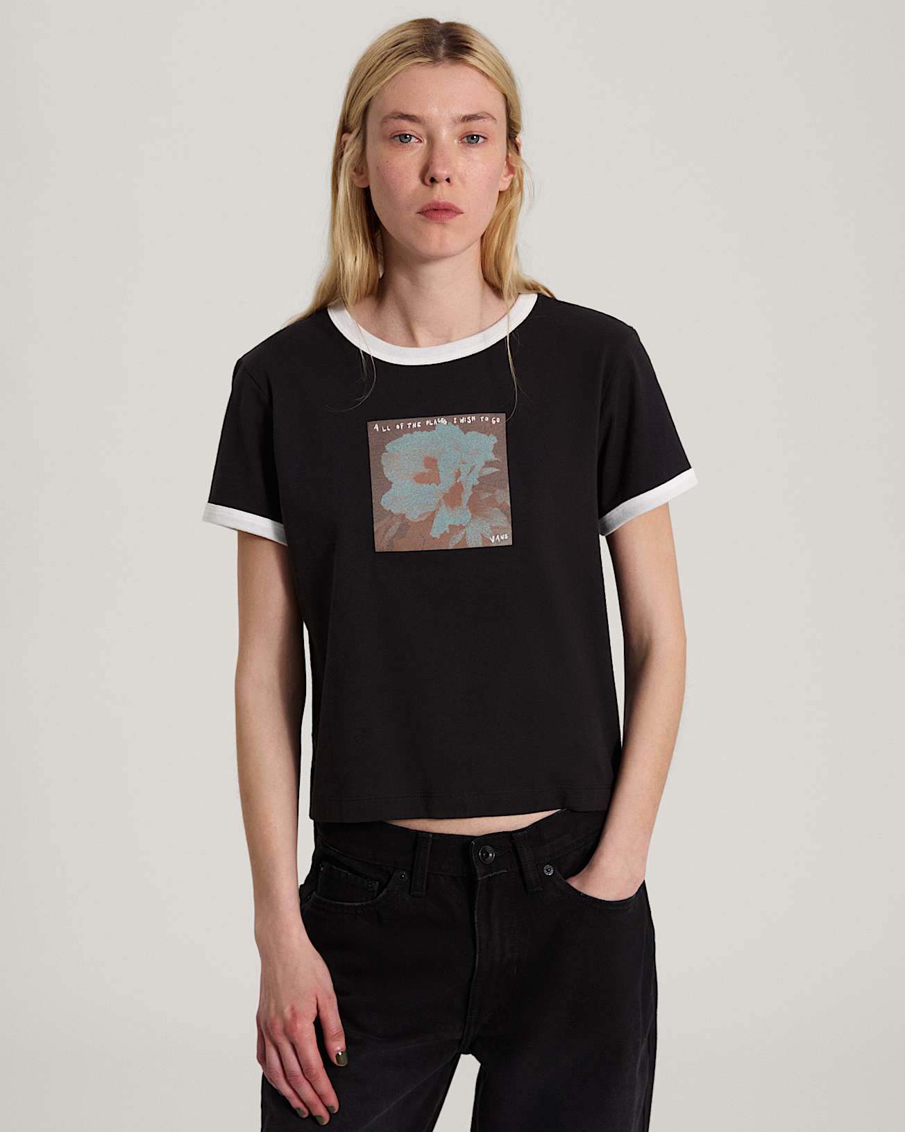 ФУТБОЛКА ЖЕН. VANS PLACES I WISH TO GO RINGER SS TEE BLACK