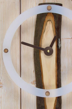 ДЕРЕВЯННЫЕ ЧАСЫ С КОЛЬЦОМ