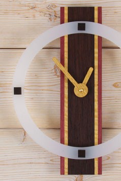 ДЕРЕВЯННЫЕ ЧАСЫ С КОЛЬЦОМ