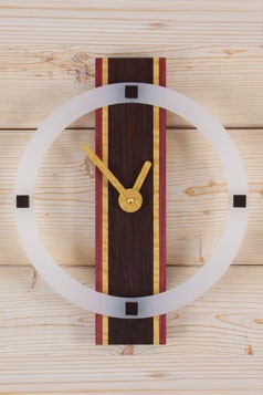 ДЕРЕВЯННЫЕ ЧАСЫ С КОЛЬЦОМ