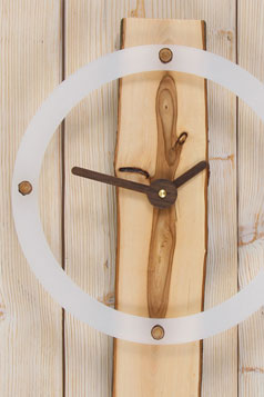 ДЕРЕВЯННЫЕ ЧАСЫ С КОЛЬЦОМ