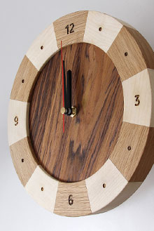 ДЕРЕВЯННЫЕ ЧАСЫ С СЕГМЕНТАМИ