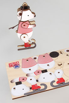 БЕЛЫЙ МИШКА НА КОНЬКАХ