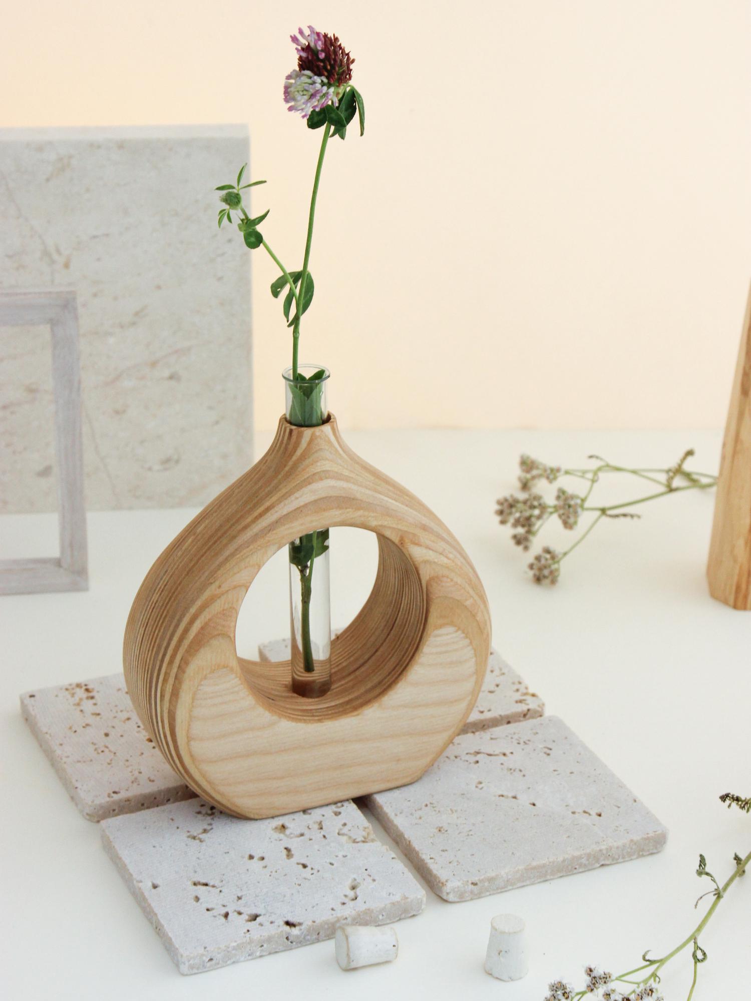 ВАЗА С КОЛБОЙ "КАПЛЯ"