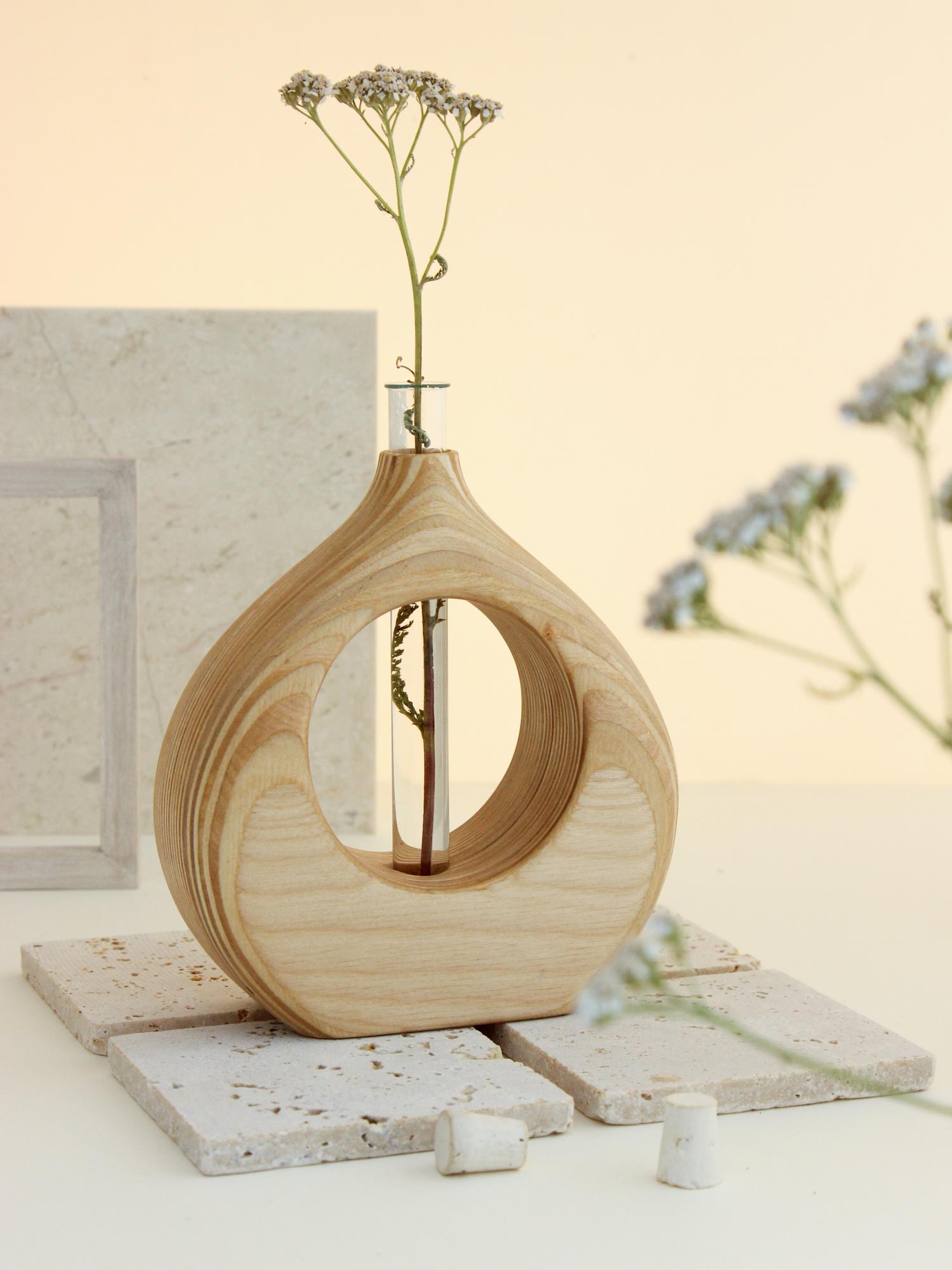 ВАЗА С КОЛБОЙ "КАПЛЯ"