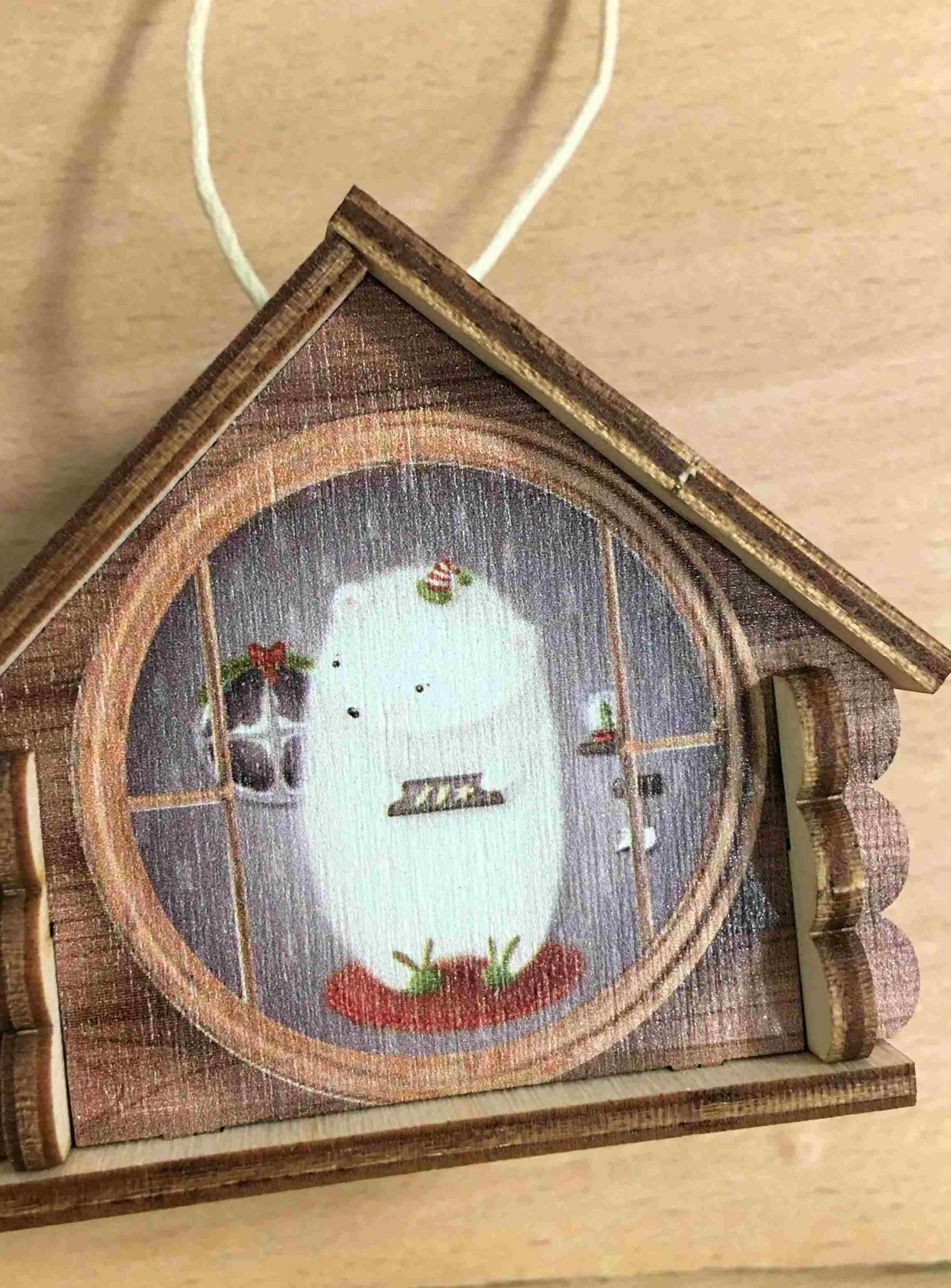 МЕДВЕДЬ В ДОМИКЕ