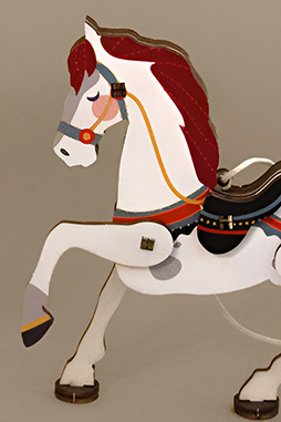 БЕЛАЯ ЛОШАДКА