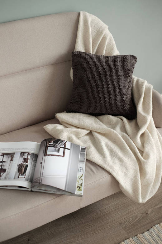 Вязаная подушка