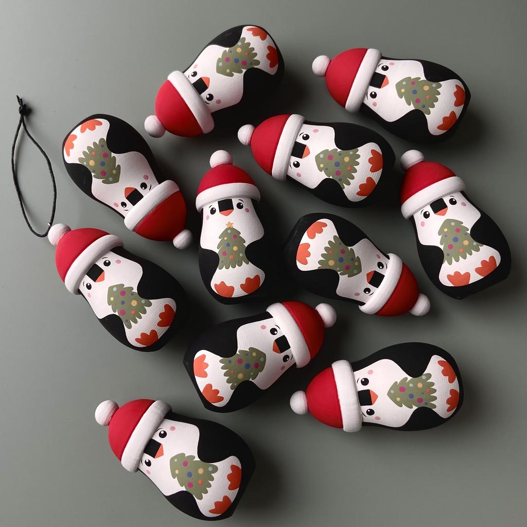 Пингвин в шапочке, елочная игрушка