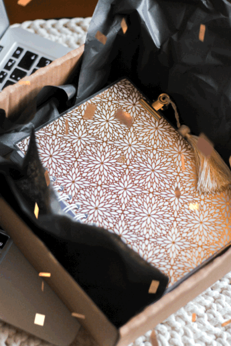 Коробочка с планнером на год