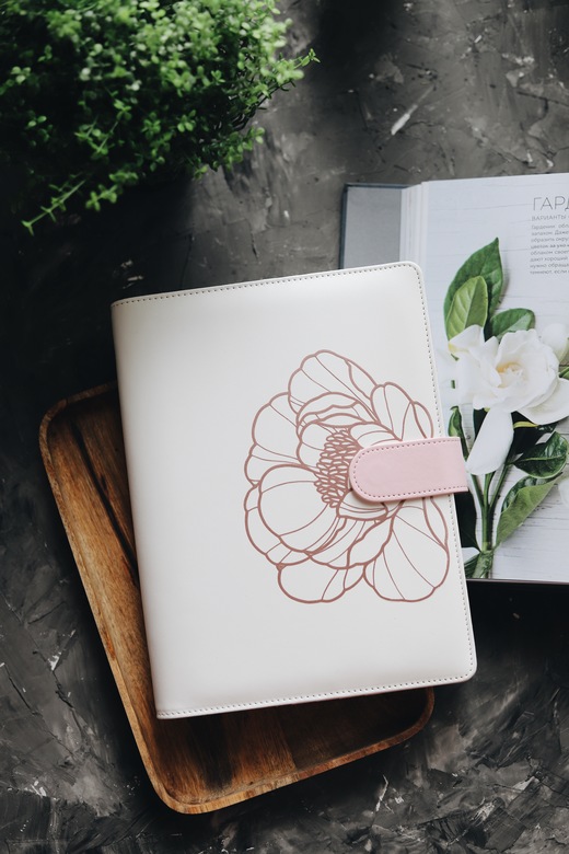 Планнер с пионом