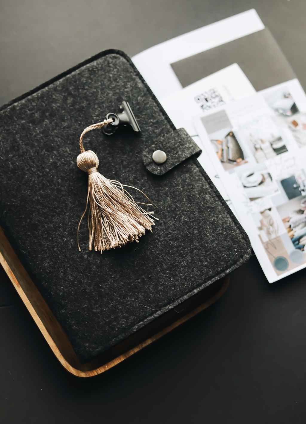 Планнер в фетровой обложке с черными листами