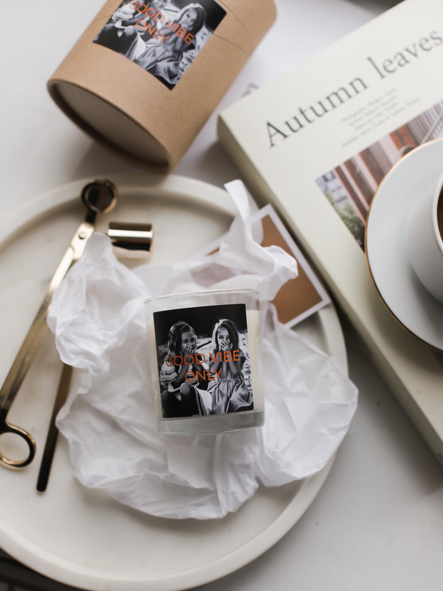 Свеча ТОЛЬКО ХОРОШЕЕ НАСТРОЕНИЕ из коллекции PHOTO EMOTIONS. Аромат свечи "Соленая карамель"​